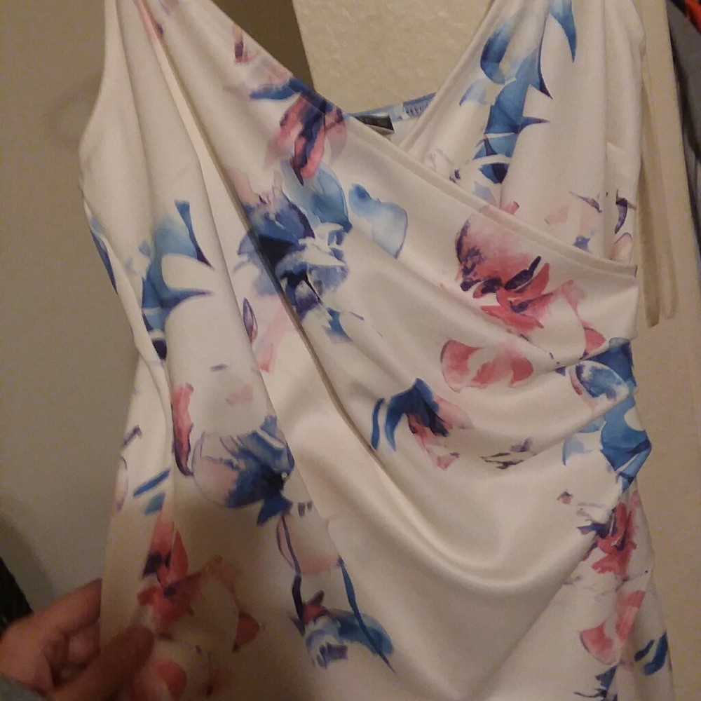 Dress - Picture 7 of 9